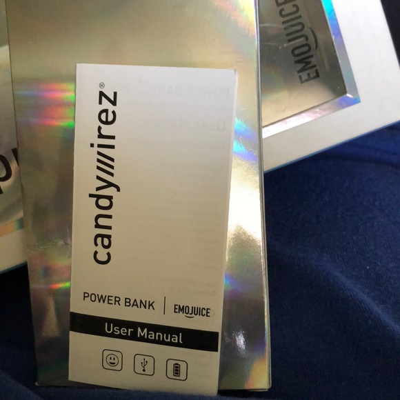 **CLOSE OUT *** EmoJuice Portable power Source - Picture 4 of 6